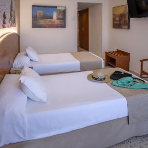 Habitación con 2 Camas Individuales